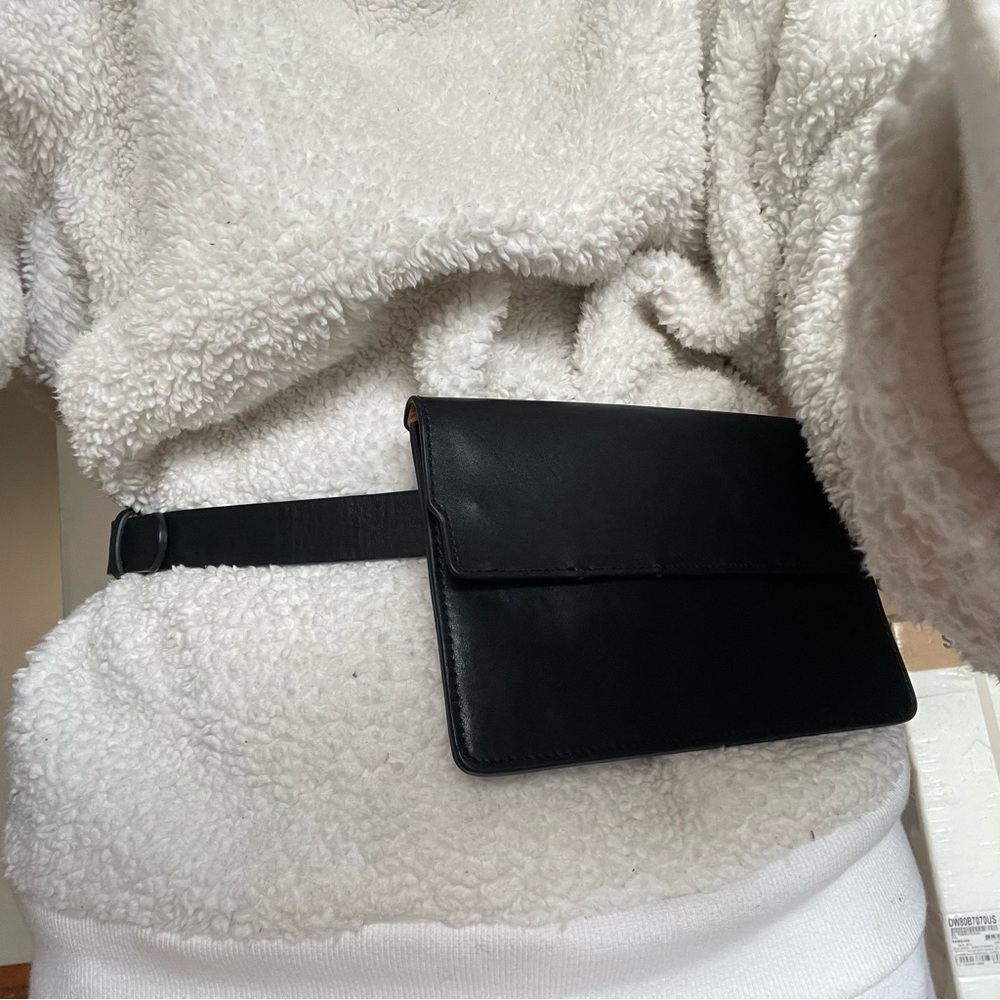 NWOT Chic Black Leather Belt Bag